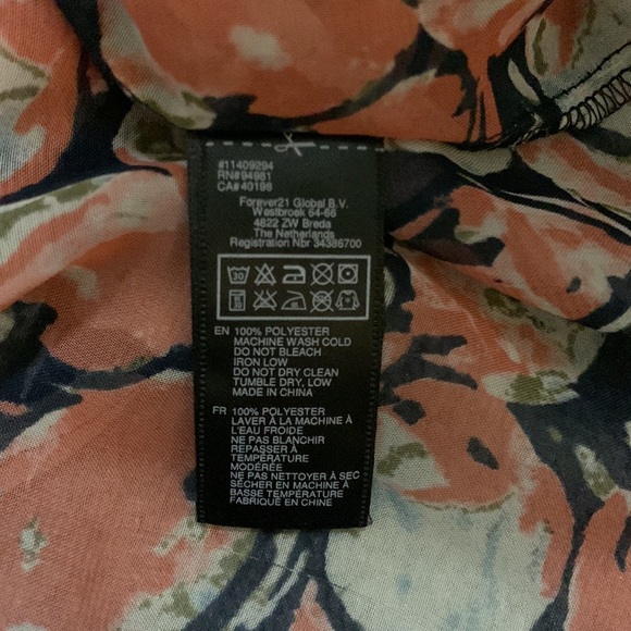 Forever 21 blouse! - Picture 3 of 5